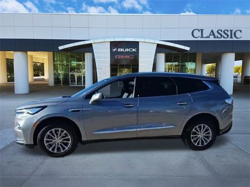 Used 2024 Buick Enclave Premium image 4