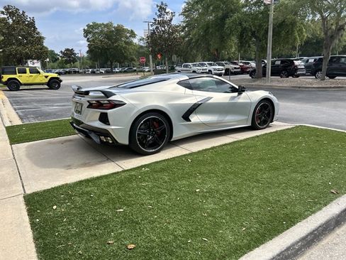Used 2021 Chevrolet Corvette Stingray Preferred Cpe w/ Z51 Performance Package RWD image 4