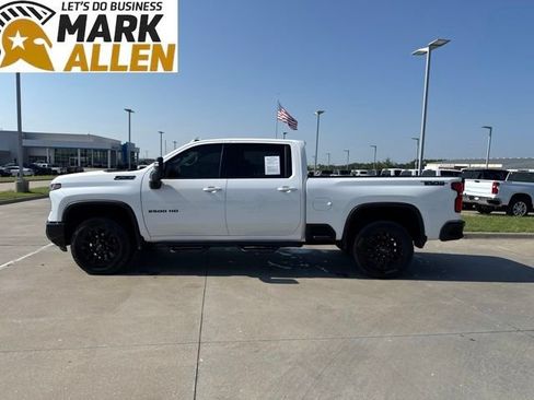 Used 2025 Chevrolet Silverado 2500 LTZ w/ LTZ Plus Package AWD/4WD image 3
