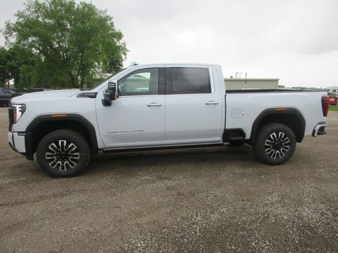 New 2026 GMC Sierra 2500 Denali Ultimate AWD/4WD image 10