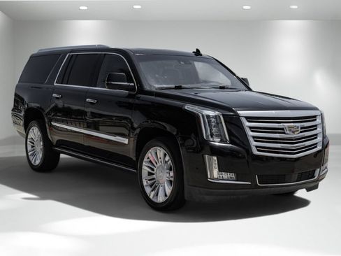 Used 2020 Cadillac Escalade ESV Platinum RWD image 5