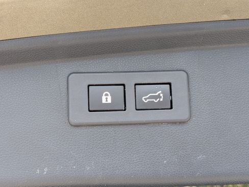 Used 2020 Subaru Outback Touring XT AWD/4WD image 14