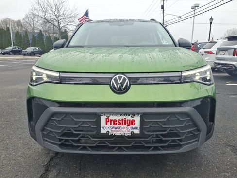 Used 2025 Volkswagen Taos SE image 6