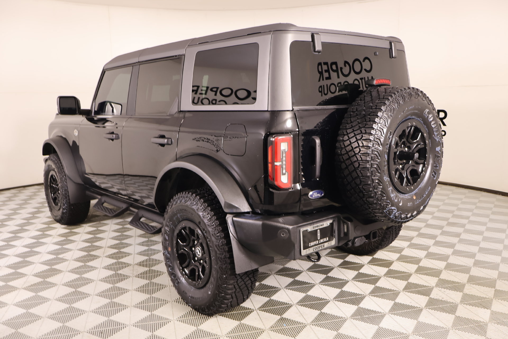 Used 2023 Ford Bronco Wildtrak AWD/4WD image 24