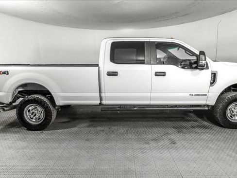 Used 2019 Ford F250 XL w/ Power Equipment Group AWD/4WD image 9