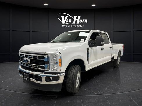 Used 2023 Ford F250 XLT AWD/4WD image 3