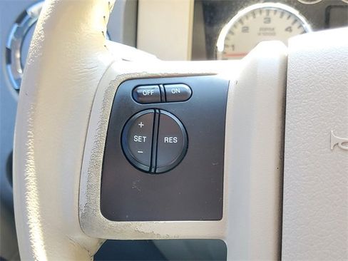 Used 2010 Ford F250 Lariat image 19