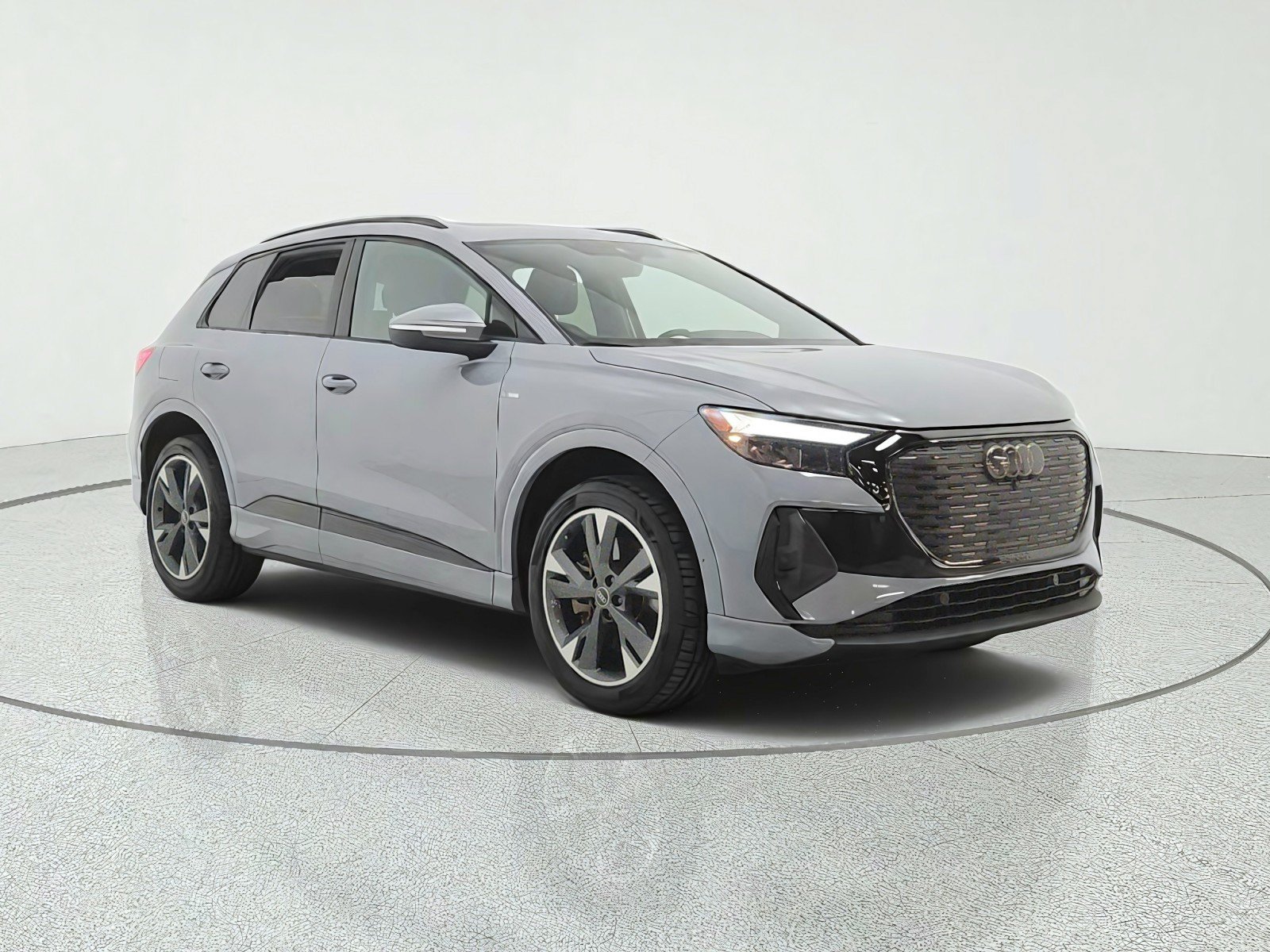 Used 2023 Audi Q4 e-tron Premium Plus w/ Premium Plus AWD/4WD image 3