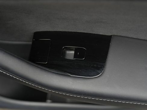 Used 2020 Tesla Model Y Performance image 37