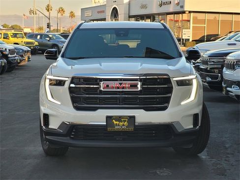 Used 2025 GMC Acadia Elevation image 2