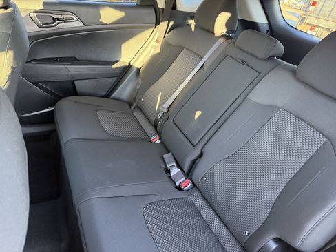 New 2025 Kia Sportage LX image 11