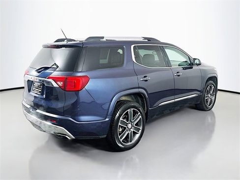 Used 2019 GMC Acadia Denali image 7