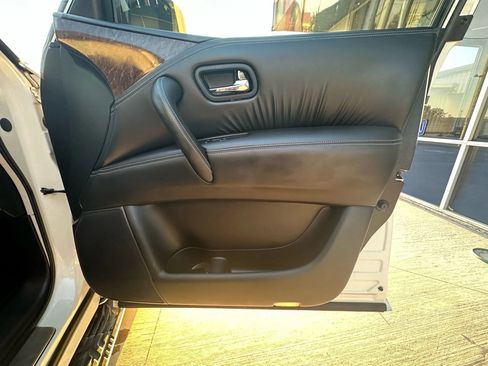 Used 2015 INFINITI QX80 Luxe w/ 22" Wheel Package image 37