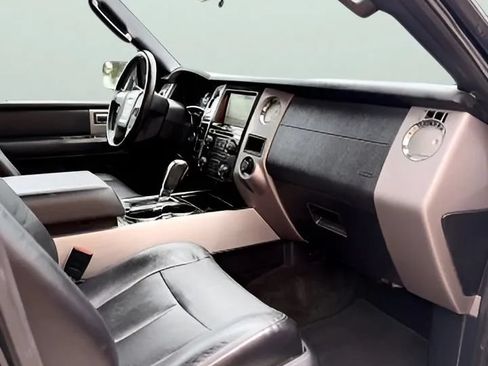 Used 2017 Ford Expedition EL Limited RWD image 28