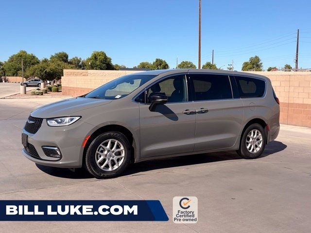 Certified 2025 Chrysler Pacifica Select FWD image 1