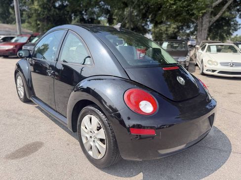 Used 2009 Volkswagen Beetle Coupe FWD image 7