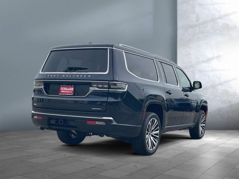 Used 2024 Jeep Grand Wagoneer L Series III AWD/4WD image 6