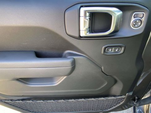 New 2026 Jeep Gladiator Sport image 17