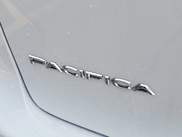 New 2027 Chrysler Pacifica Select FWD image 31