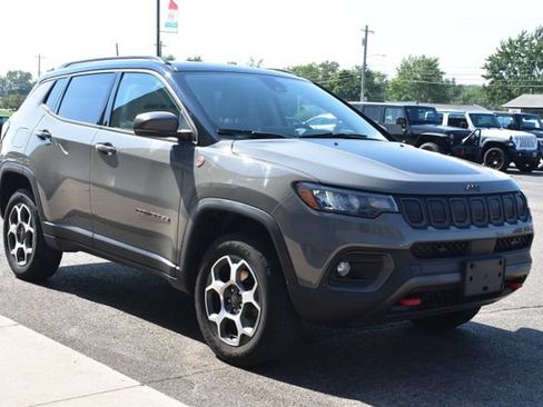 Used 2022 Jeep Compass Trailhawk w/ Sun and Sound Group AWD/4WD image 12