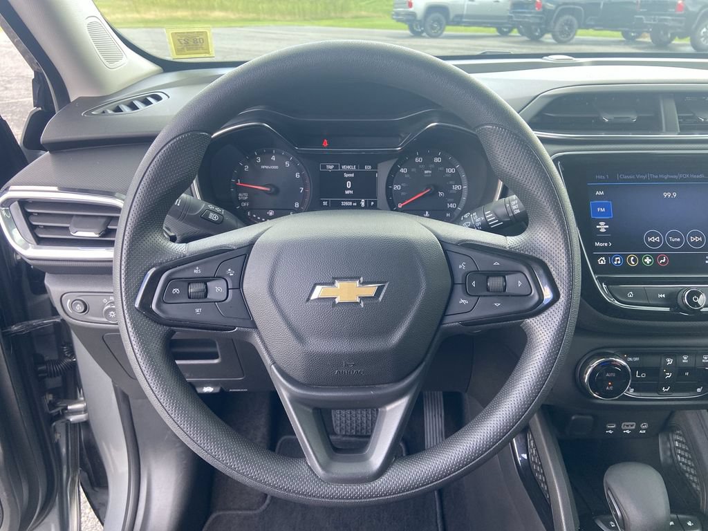 Certified 2023 Chevrolet TrailBlazer LT w/ Convenience Package FWD image 11