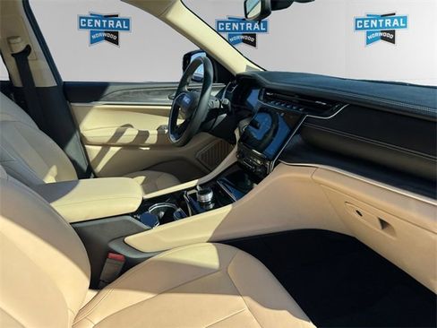 Used 2021 Jeep Grand Cherokee L Limited image 16