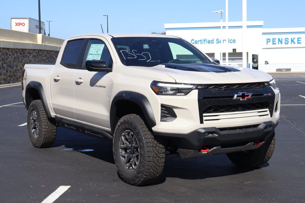 New 2026 Chevrolet Colorado ZR2 w/ Technology Package AWD/4WD image 10