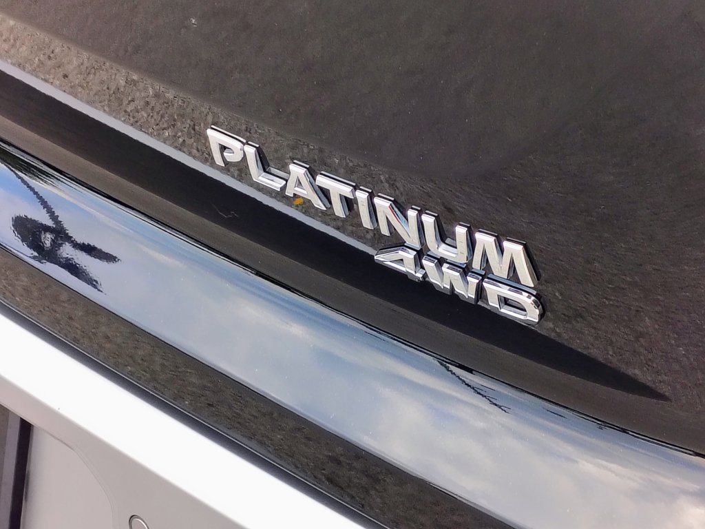 Used 2024 Nissan Pathfinder Platinum AWD/4WD image 17