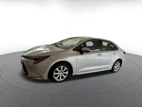 Used 2025 Toyota Corolla LE FWD image 7
