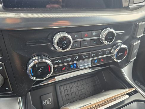 New 2025 Ford F150 Lariat w/ Equipment Group 501A Mid image 16