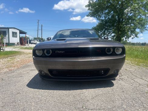Used 2015 Dodge Challenger SXT RWD image 25
