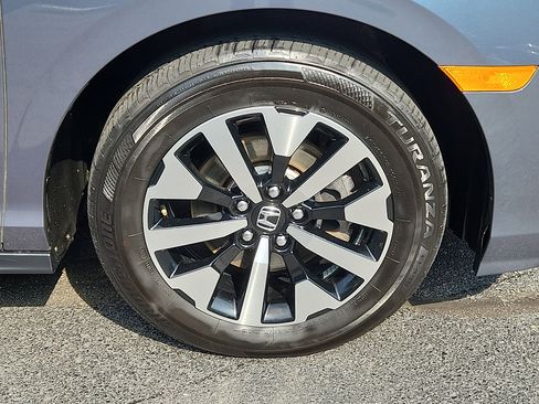 Certified 2025 Honda Odyssey EX-L image 8