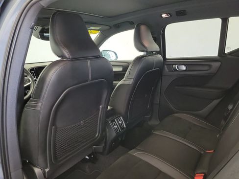 Used 2021 Volvo XC40 T4 R-Design w/ Climate Package FWD image 14