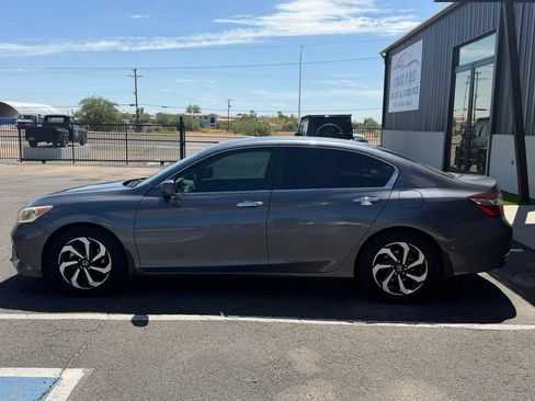 Used 2016 Honda Accord EX image 3