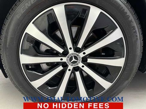 Used 2022 Mercedes-Benz GLB 250 4MATIC image 9