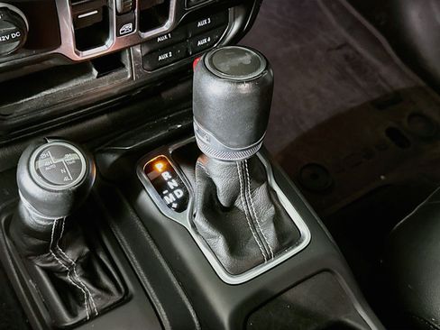 Used 2023 Jeep Wrangler Unlimited Sahara w/ Cold Weather Group AWD/4WD image 24