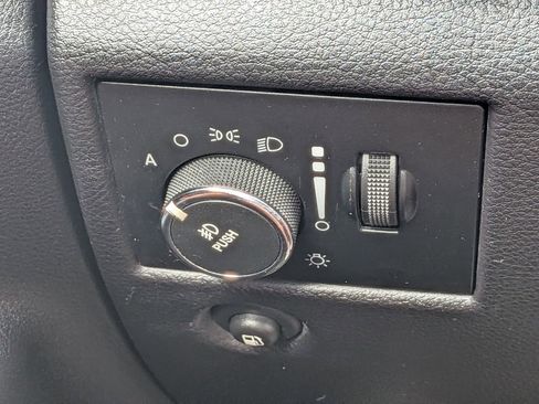 Used 2012 Jeep Grand Cherokee Overland Summit image 25