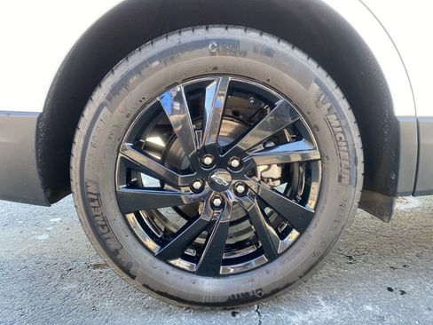 Used 2024 Chevrolet Equinox LS w/ LS Convenience Package image 29