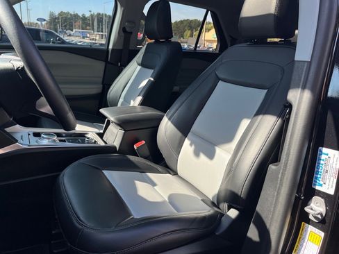 Used 2023 Ford Explorer XLT w/ Equipment Group 202A image 15