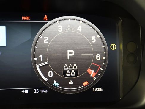 Used 2025 Land Rover Defender 110 S image 25