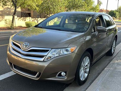 Used 2013 Toyota Venza LE image 4