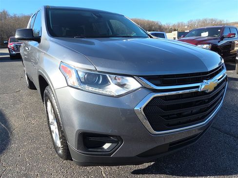 Used 2020 Chevrolet Traverse LS image 11