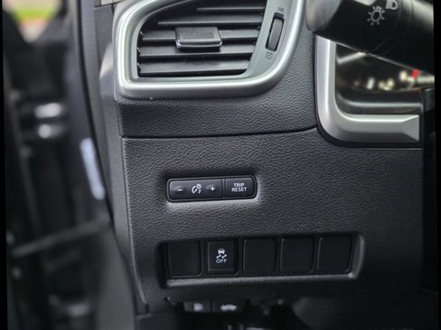 Used 2017 Nissan Murano S w/ Navigation Package FWD image 17