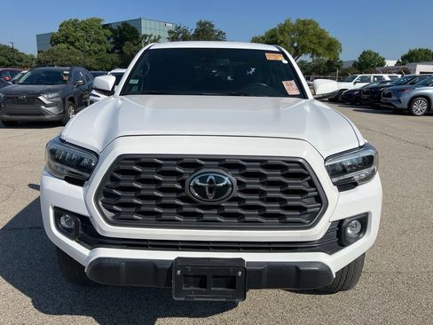 Used 2022 Toyota Tacoma TRD Off-Road AWD/4WD image 2