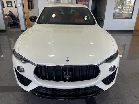 Used 2022 Maserati Levante Modena AWD/4WD image 9