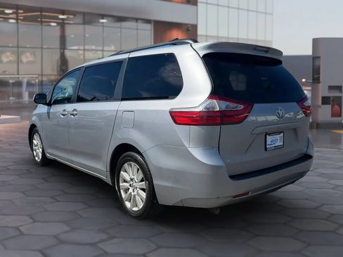 Used 2017 Toyota Sienna LE AWD/4WD image 5