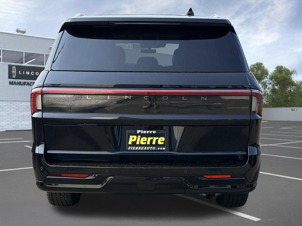 New 2027 Lincoln Navigator Premiere AWD/4WD image 6