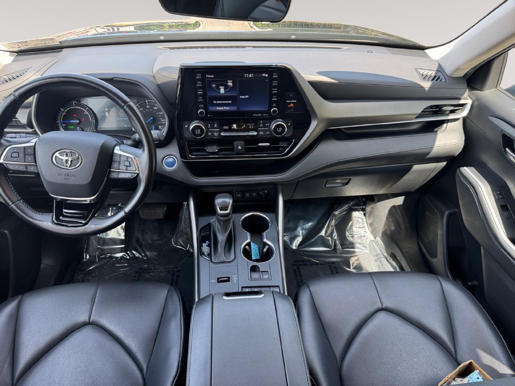 Used 2021 Toyota Highlander XLE AWD/4WD image 10