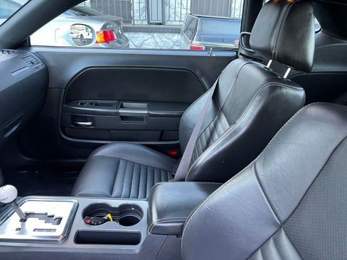 Used 2012 Dodge Challenger R/T RWD image 21