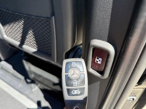 Used 2022 Mercedes-Benz Sprinter 2500 image 13
